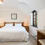 Woodside 4* Westport