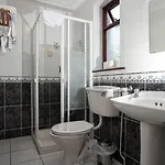 Woodside 4* Westport