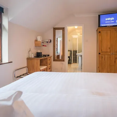 Woodside 4* Westport
