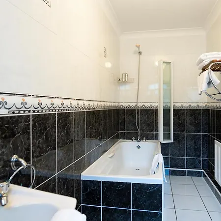 Gæstehus Woodside 4*