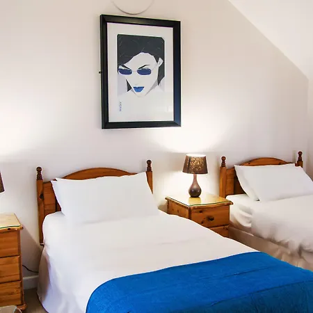 Pensión Woodside 4*