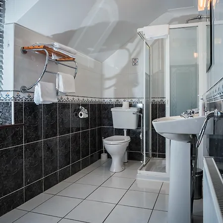 Woodside 4* Westport