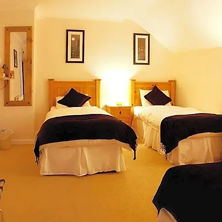 Woodside 4* Westport