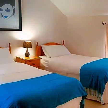 Woodside 4* Westport