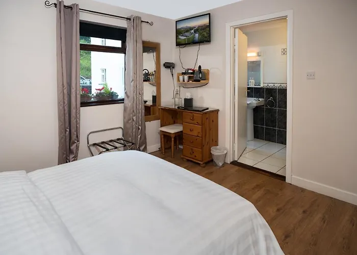 Woodside 4* Westport