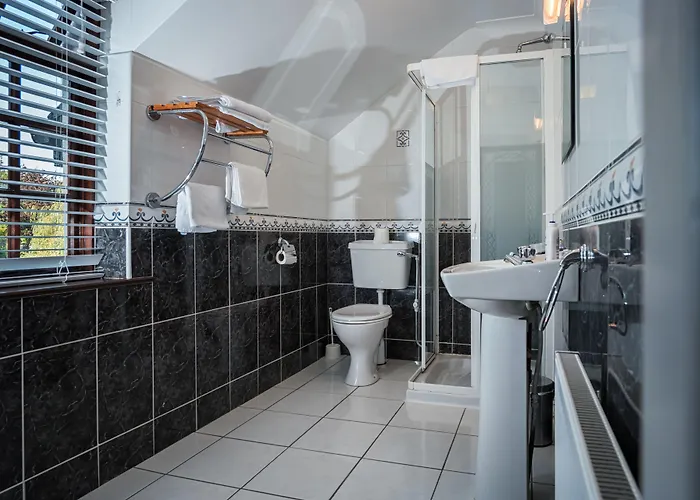 Woodside 4* Westport